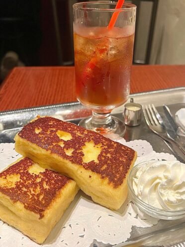 Cozy interior of Cafe Aaliya in Shinjuku with classic atmosphere